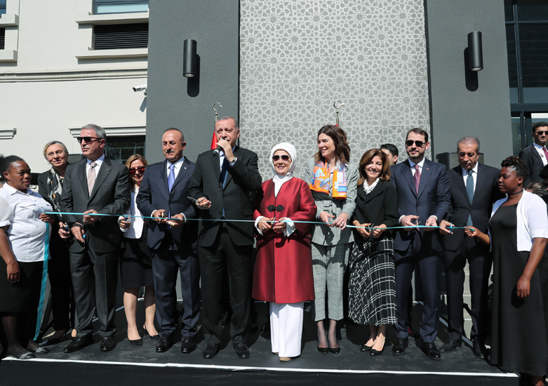 20 Bin Euroyu Yedi: Masanın Üzerindeki Parayı Yiyen Keçiye Sinirlenen Aile, Keçiyi Kesip Kızarttı 76