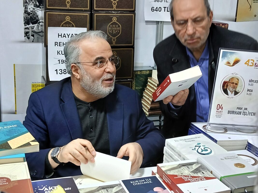 tdv türkiye diyanet vakfı burhan işliyen hbv kitap imza günü fuar ramazan (2)