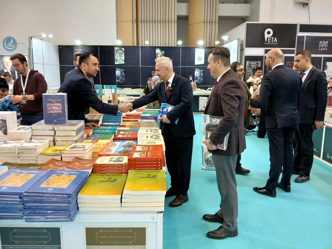 ahmet selim yurdakul mhp milliyetçi hareket başdanışman ankara kitap fuarı congresium (2)