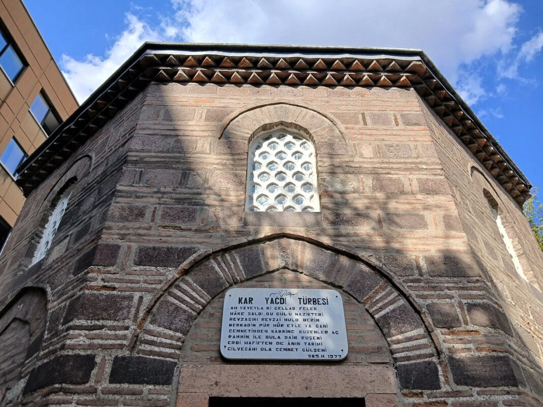 karyağdı hatun türbesi itfaiye meydanı ulus ankara (4)