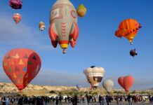 Nevşehir Kültür Yolu Festivali’nde balonlar gökyüzünü şölene çevirdi